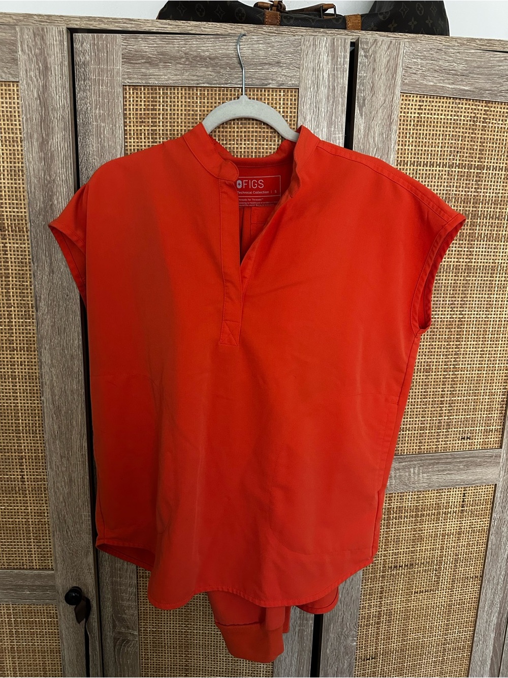 Figs orange set: Rafaela top with high waisted joggers